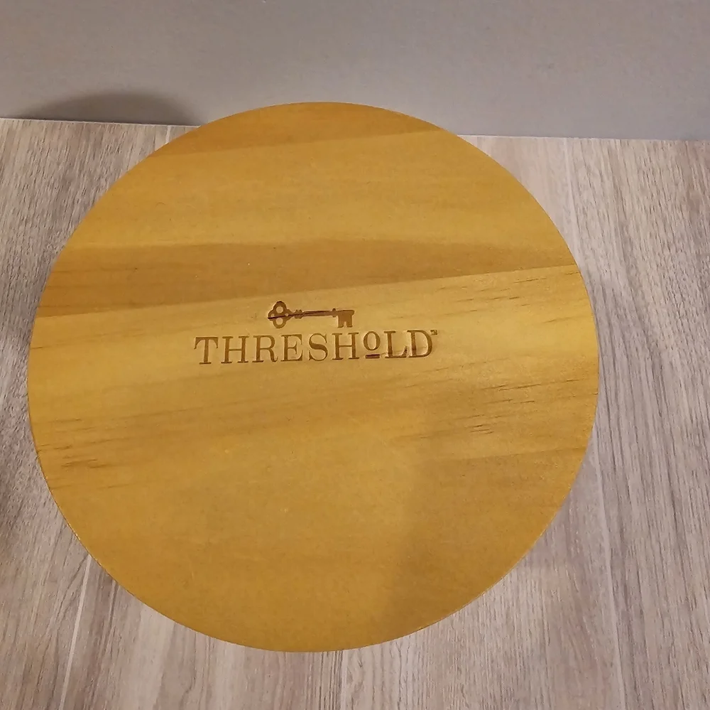 NWT Whiskey + Oak 3-Wick Wood Candle by Threshold - 23oz - Picture 3 of 5